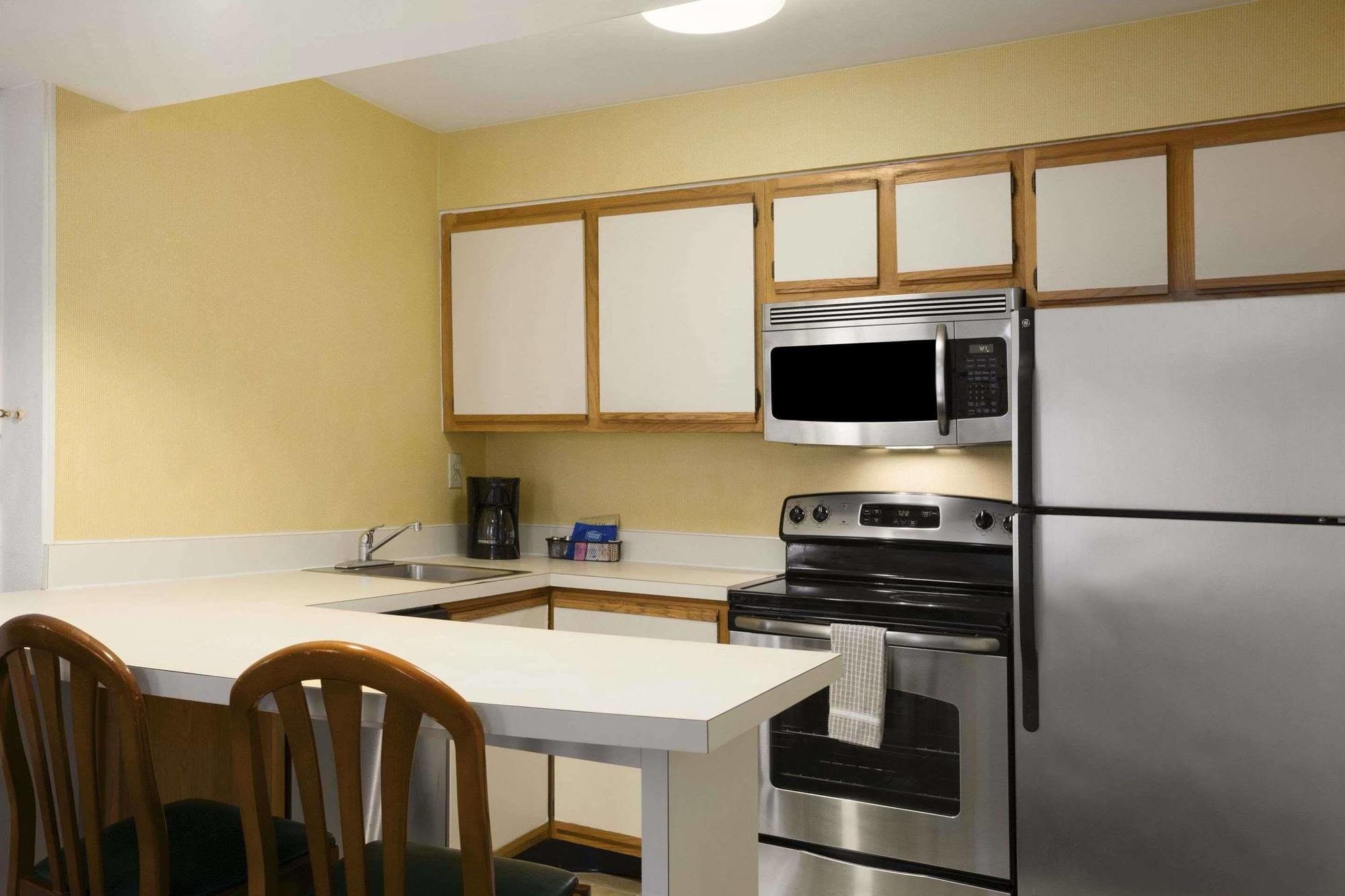 Hawthorn By Wyndham Airport Hotel Philadelphia